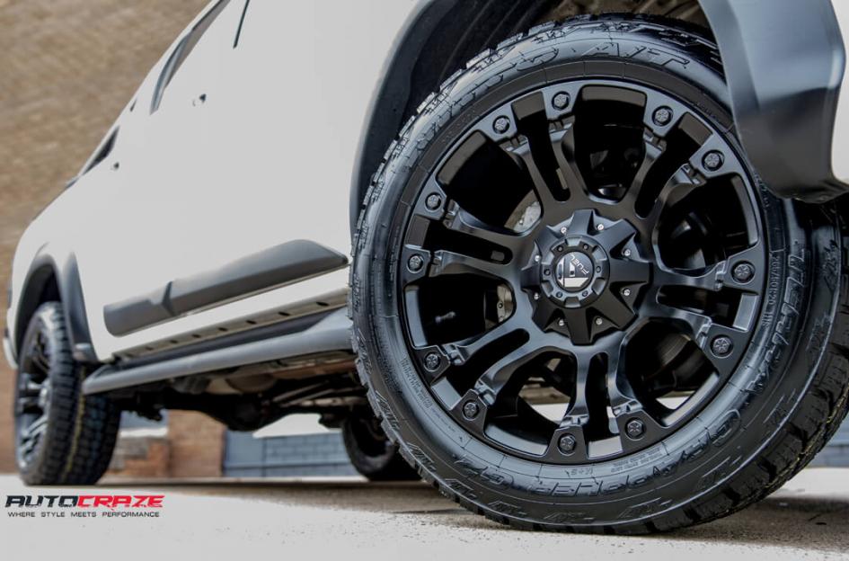 TOYOTA HILUX N80 4WD VAPOR MATTE BLACK